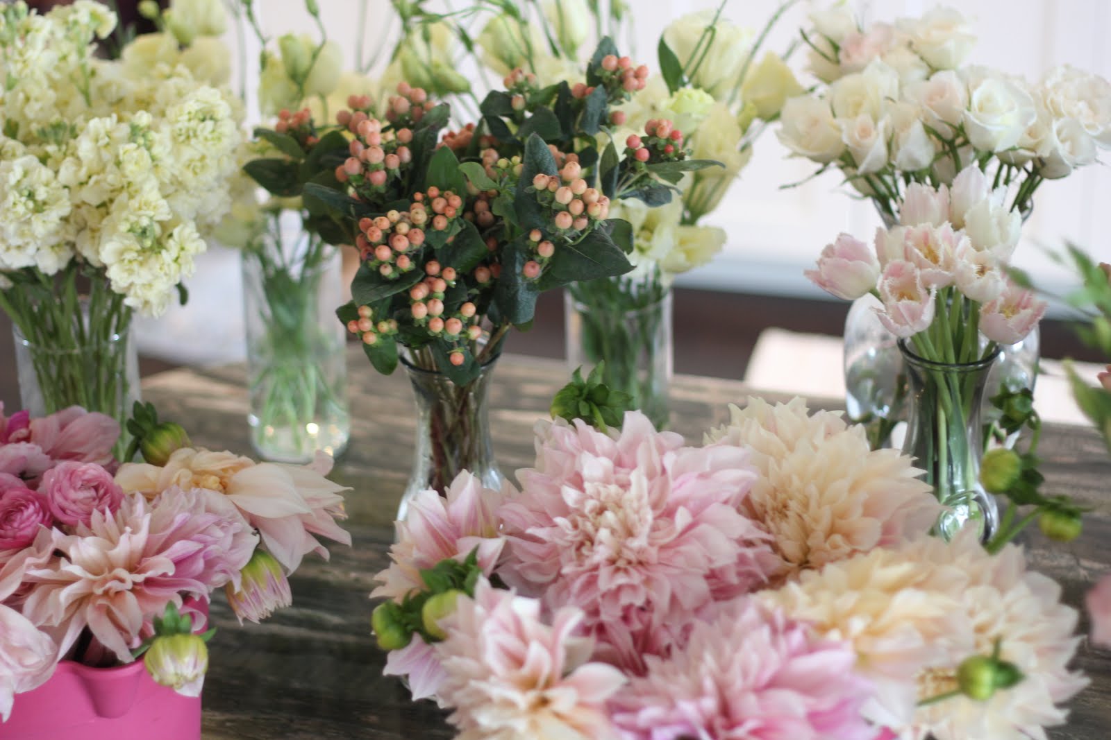 Trending - The (Floral Decoration) Trend in This Wedding Season