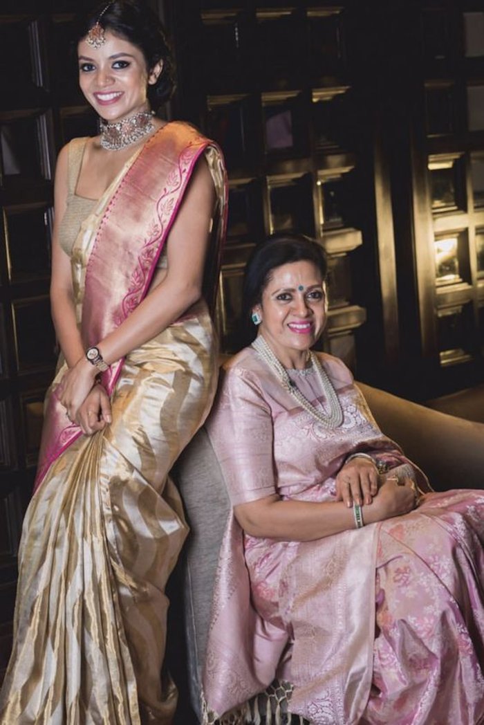 Twinning in Style: 30+ Mother-Daughter Colour Coordinated Outfits for  Wedding Ceremonies | Indian bride photography poses, Brides mom, Bride