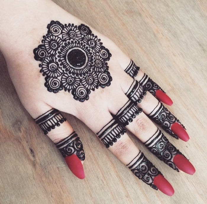 simple mehndi designs for back hands