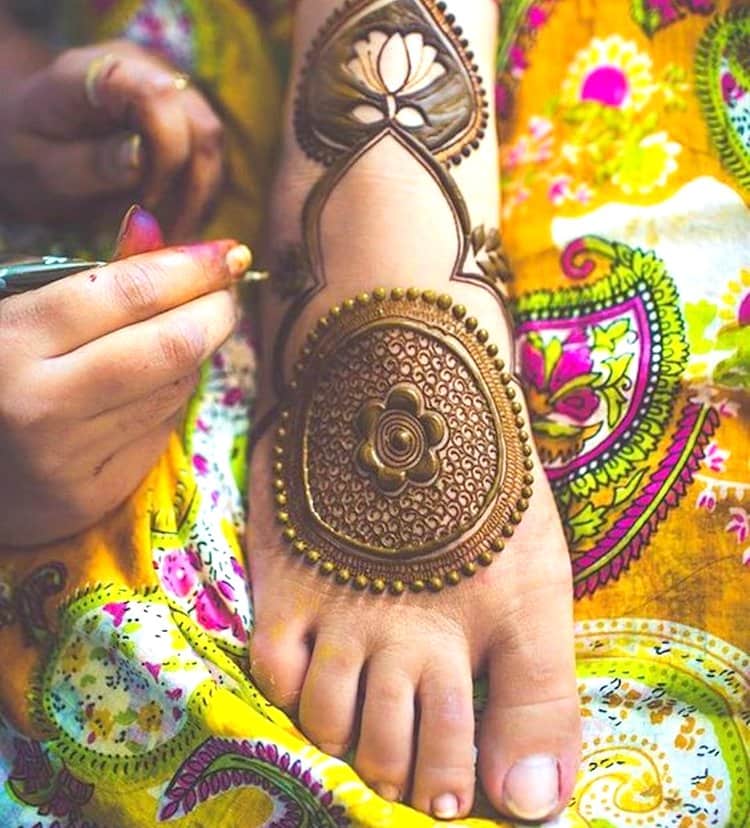 Leg design for bridal work 🌿 Specialized in mehndi designs with deep  knowledge about henna. Now… | Instagram