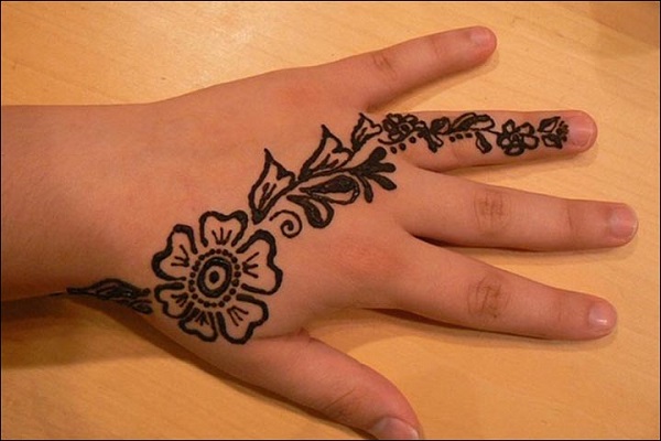 Baby hand mehndi design - Mehndi Design World