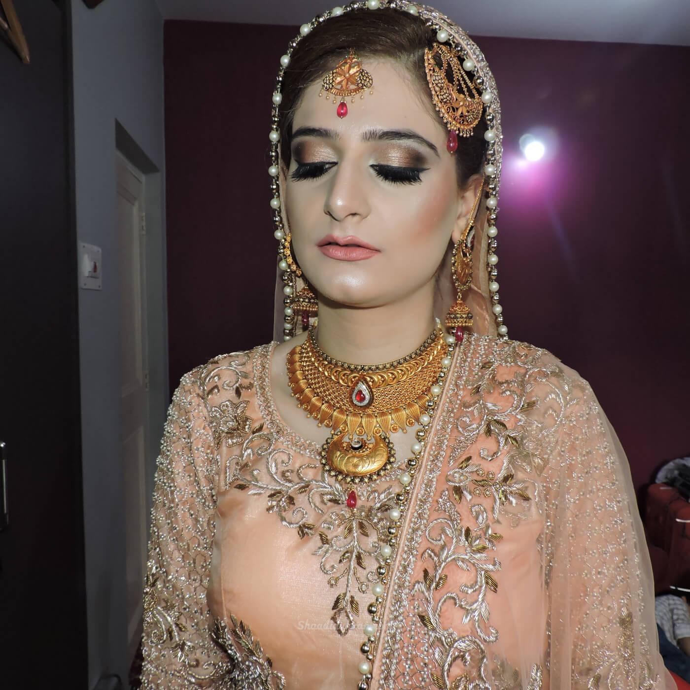 Ishrat Khan Makeup Artist - Price & Reviews | Makeup Artist in Delhi