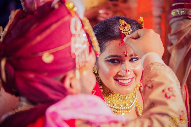 31+ Enchanting Photographs That Illustrate Sindoor Moment