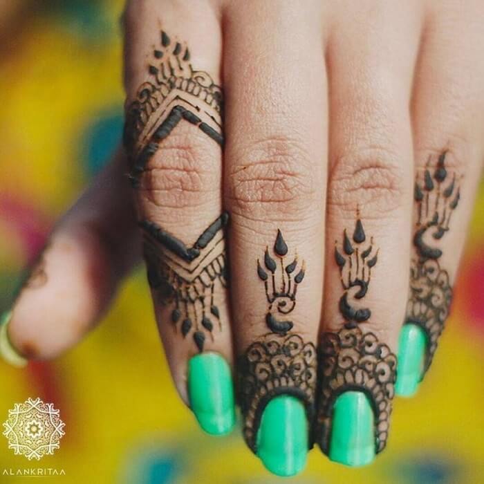 Paisley Print Mehndi Designs