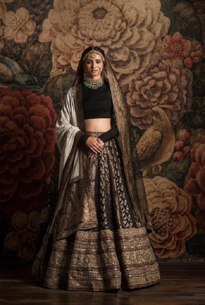 What To Wear When: Single Dupatta VS Double Dupatta | WeddingBazaar