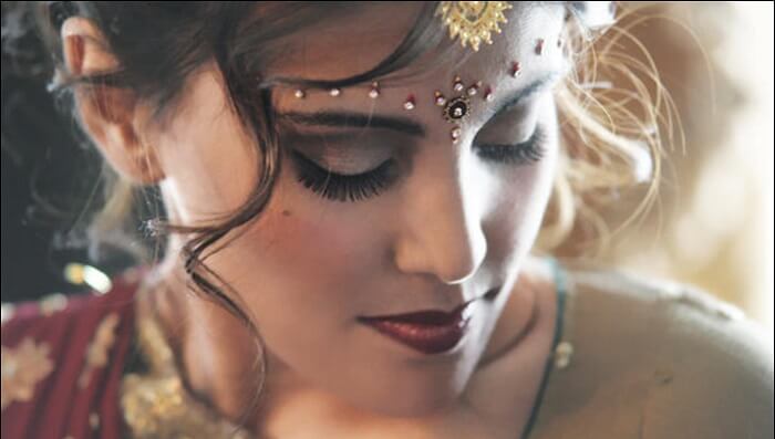 Latest Eye Catching Bridal Bindi Design To Flaunt At Your Wedding 