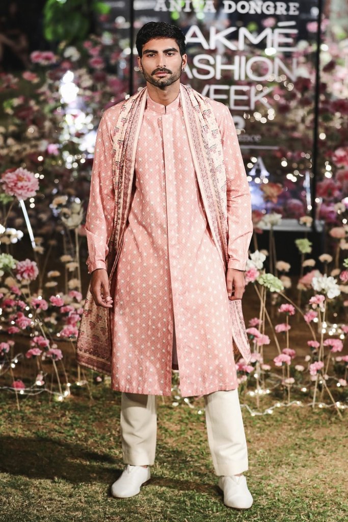 25 Most Swoon-worthy Fashion Moments from #AmbaniWedding  Wedding dresses  men indian, Indian groom wear, Groom dress men