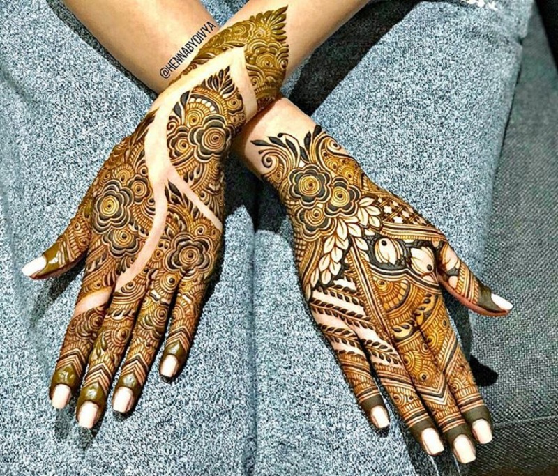 #31 Unique And Beautiful Rose Mehndi Designs For D-Day!