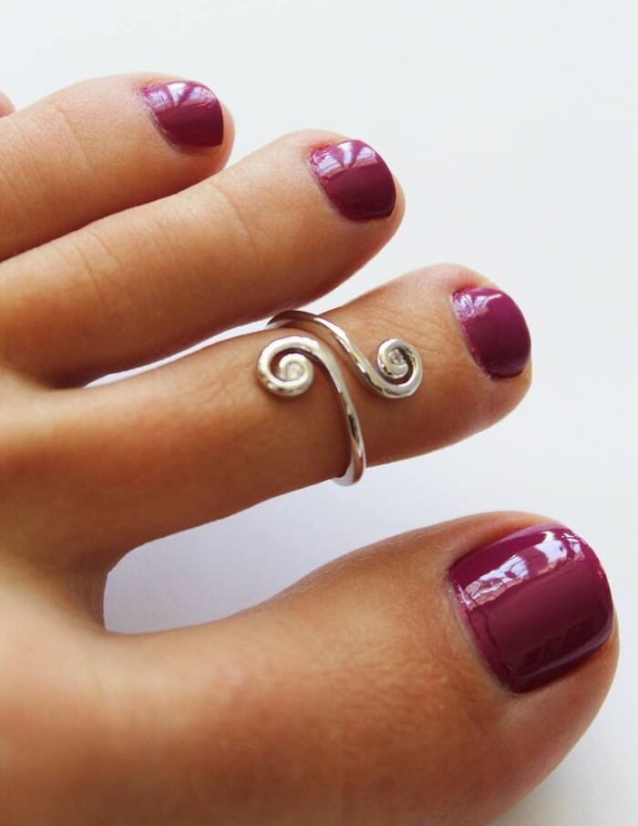 Toe ring latest on sale design