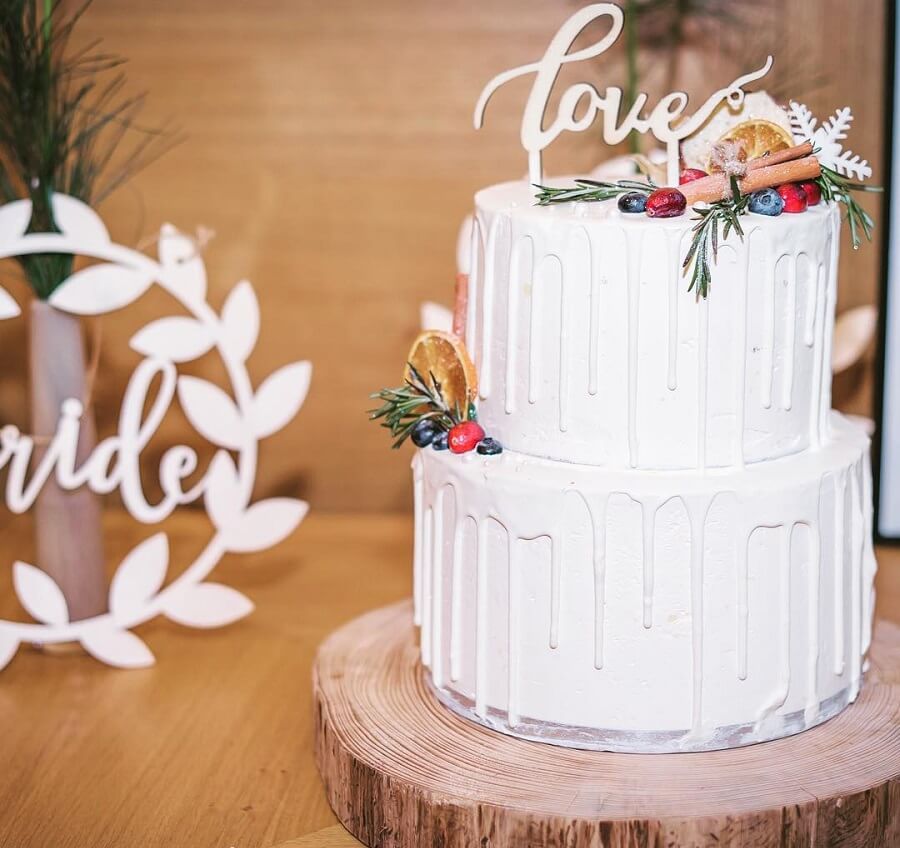 30 Festive Winter Wedding Cakes | One Fab Day