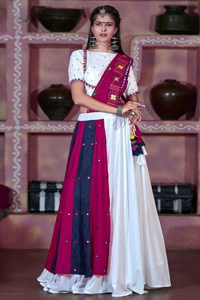 potli with lehenga