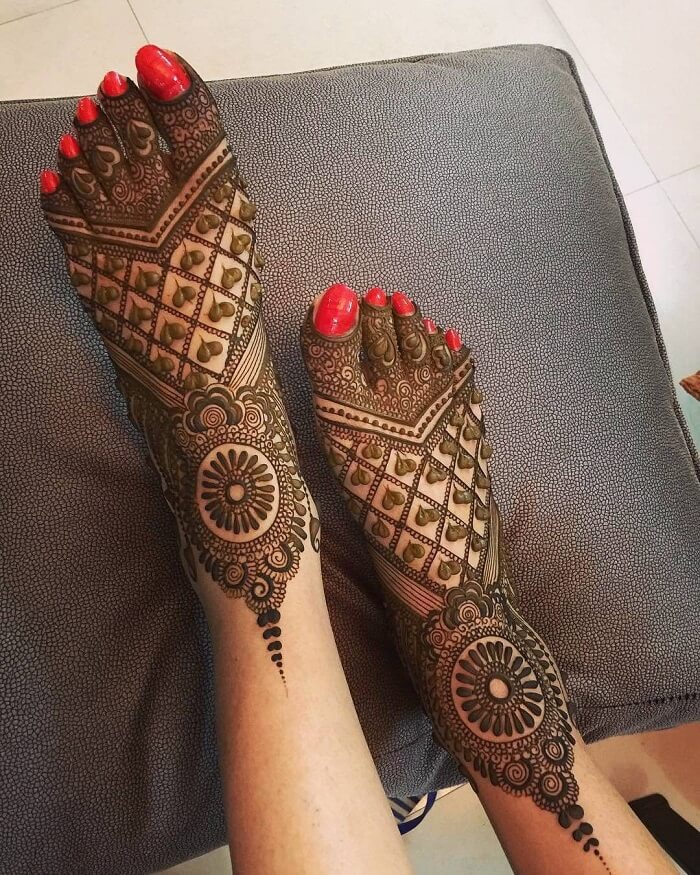 30 Stunning Arabic Mehendi Designs for Your Inspiration