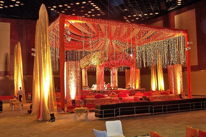 Charming Night Indian Wedding Photos of Brides and Grooms and Decor