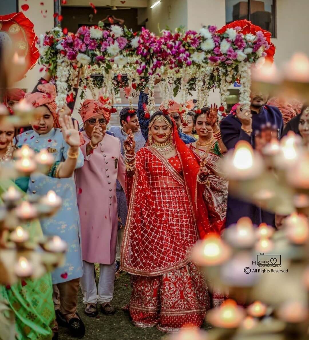 Share more than 73 mehndi entrance songs for bride best seven.edu.vn