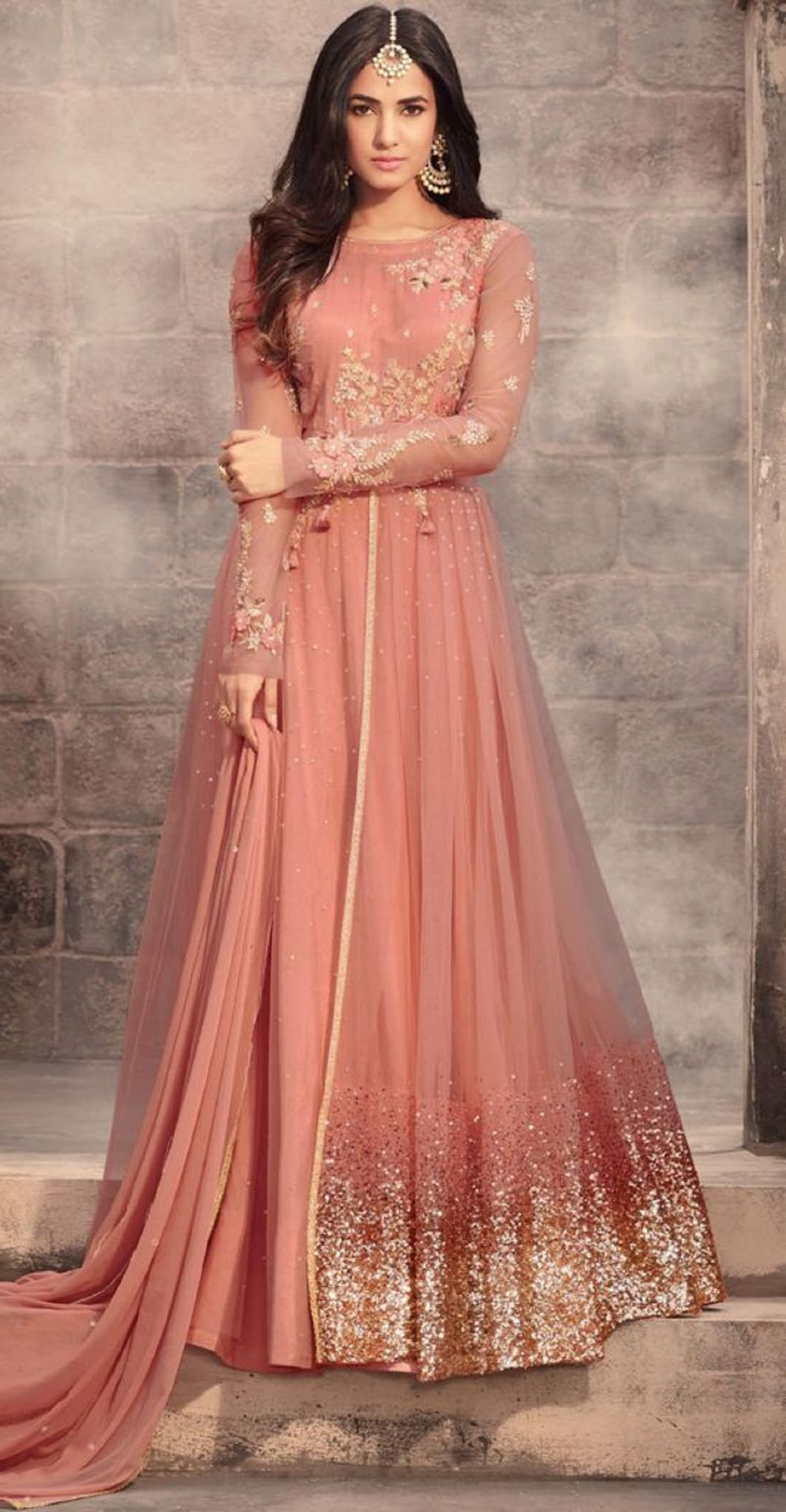 20+ celebrity Approved Amazing Designs Of Classic Anarkali suits