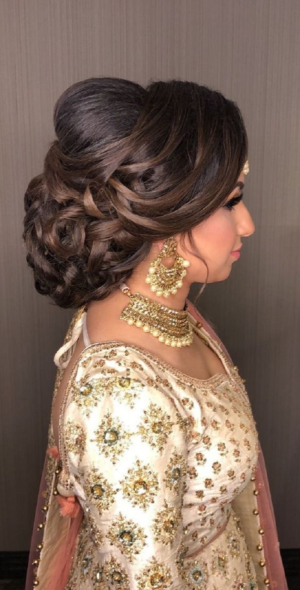Outfit by madamboutique Beauty by roopkaurcelebritymua   Punjabi  hairstyles Womens hairstyles Hairstyle with suit