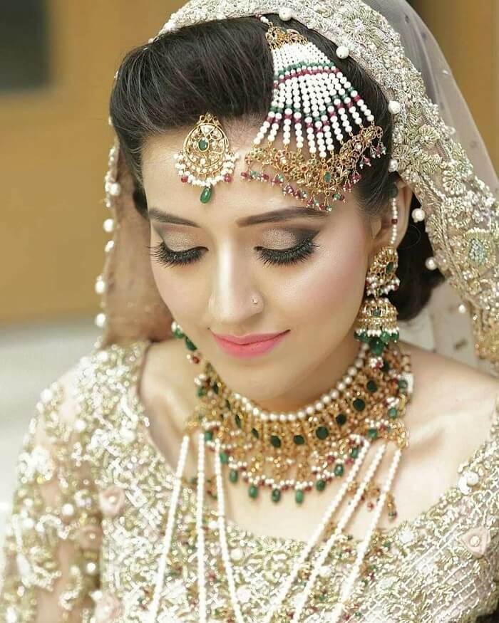 How To Choose A Maang Tikka For Your Wedding? – Outhouse Jewellery