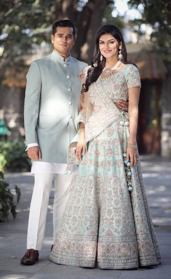 [37+] Mehndi Dresses For Bride And Groom