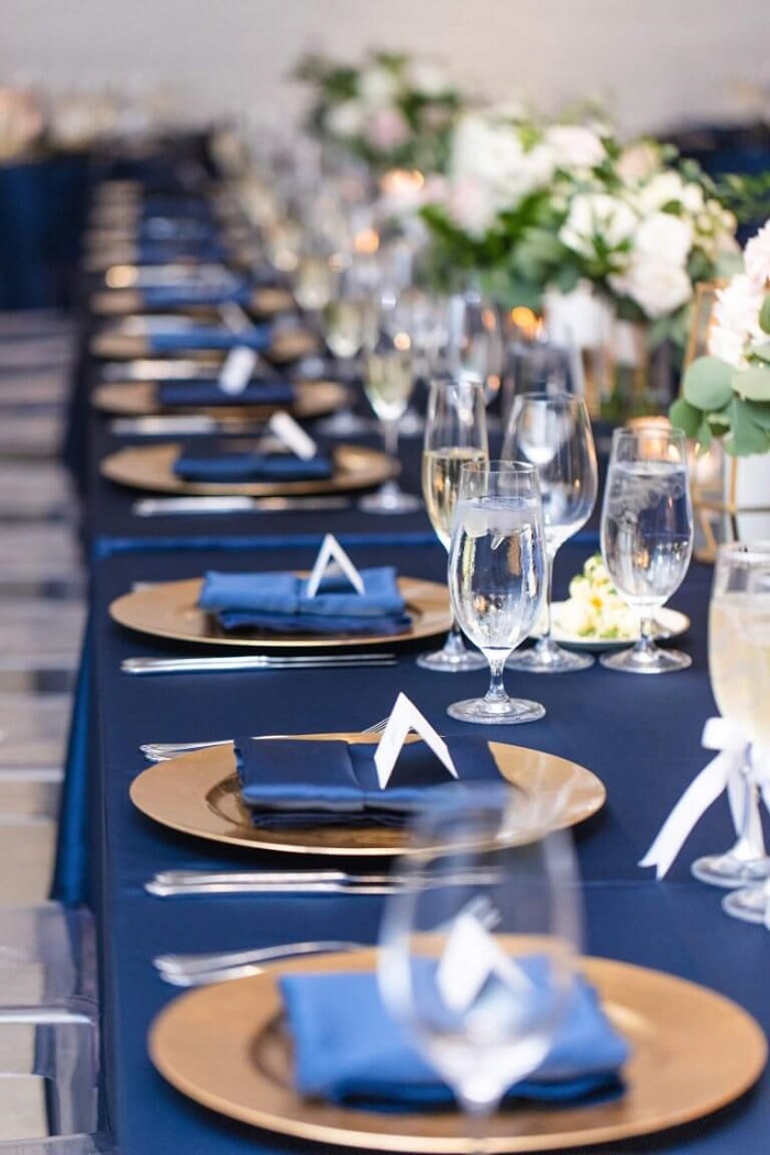 Trending Royal Blue Wedding Decoration Ideas For A Color Thematic