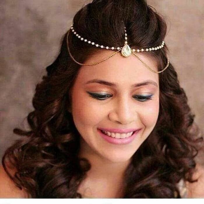 Festive Hairstyle With Maang Tikka With Navratri puja everyday you can  totally recreate this hairstyle works well with open hair and a maang tikka     By Knot Me Pretty  Facebook