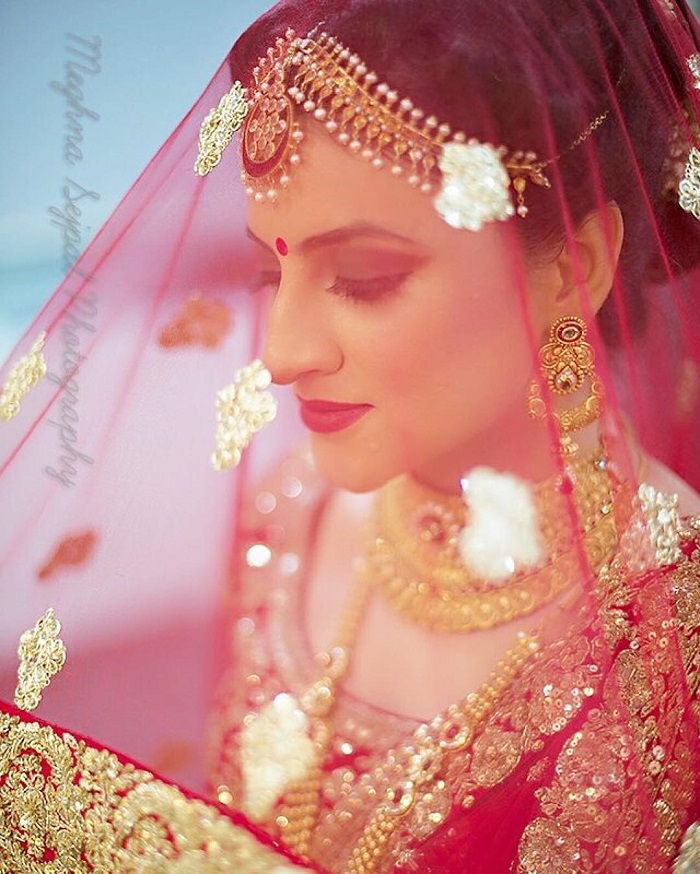 Indian Bride Poses - Bridal Portraits Picture Ideas latest 2022 - Top10Sense
