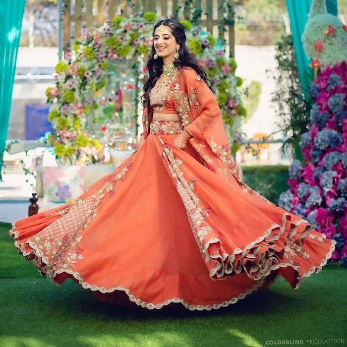 30 Trendy Bridal Mehndi Outfits Perfect For Flaunting