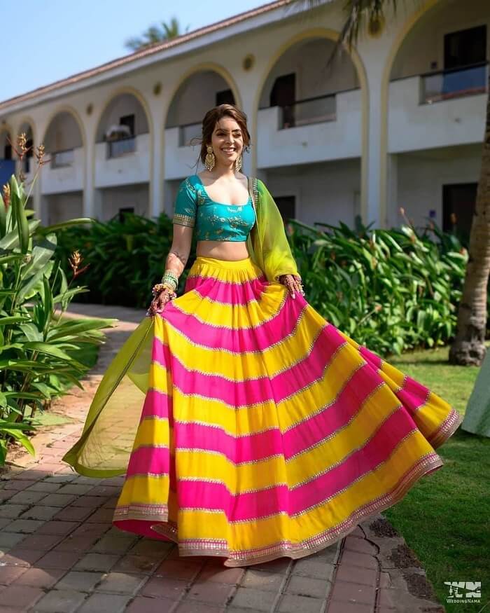 Mehandi Outfit | Mehndi dress for bride, Mehndi function dresses, Mehndi  function