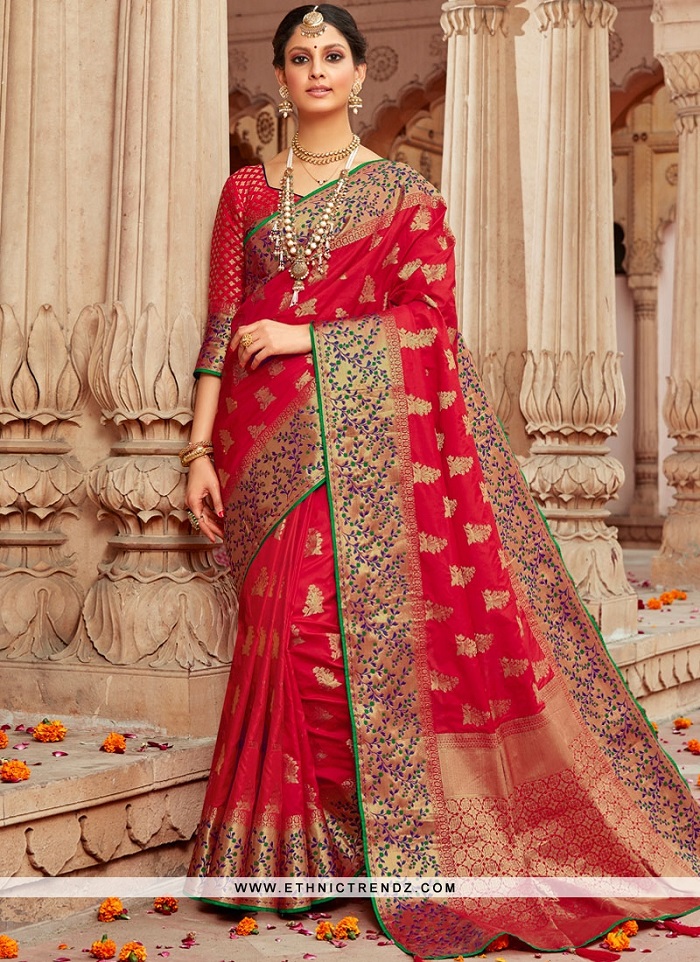 51+ Scintillating Banarasi Sarees For Wedding To Take your Bridal ...