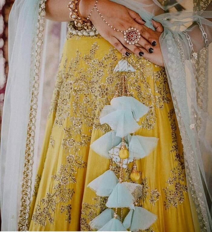 17 Latest Latkan Designs For Bridal Lehenga - ShaadiWish | Tassels fashion  clothing, Tassels fashion, Floral jewellery