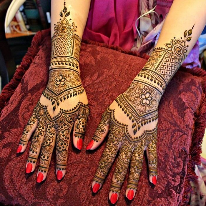 back hand mehndi designs9