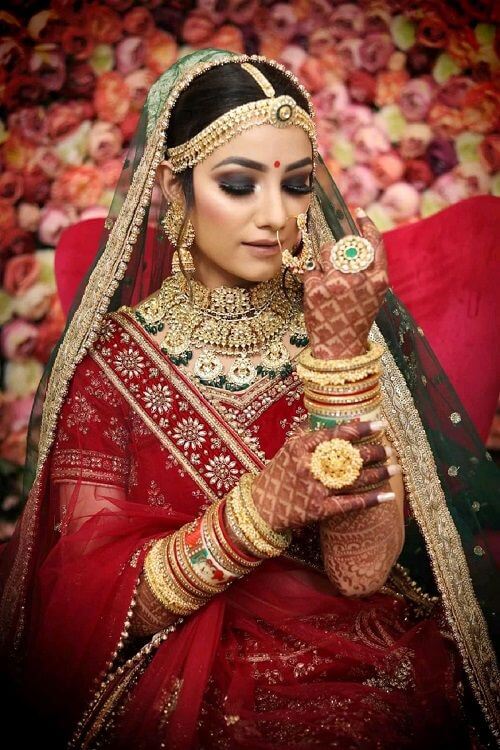 Pin by Viswa Bheem on bride | Bridal photography poses, Bride photos poses,  Indian bride photography poses