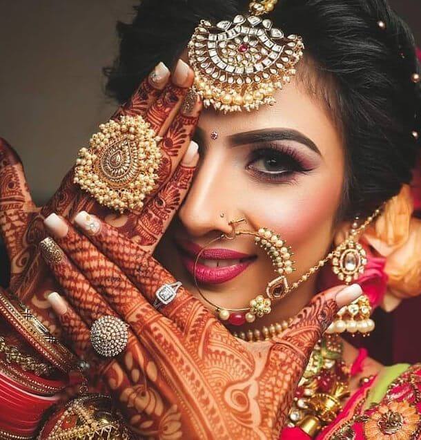 A guide on how to slay your bridal poses this wedding season!