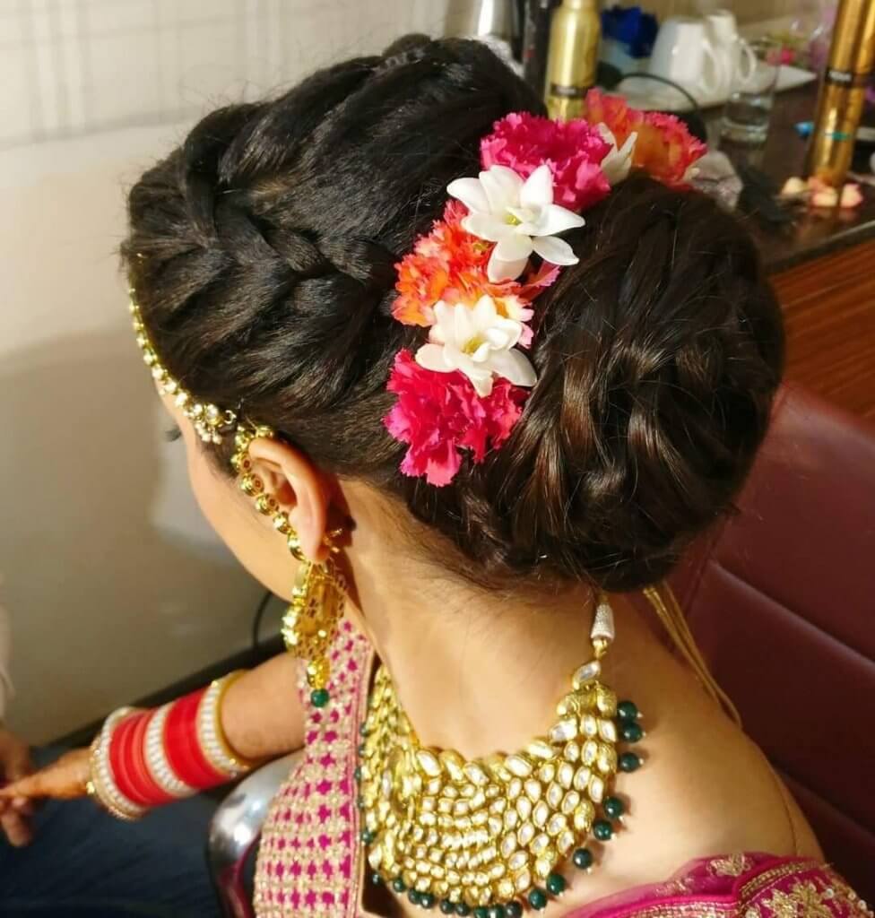 Instagram Alert  Fresh Flower Hairstyles  Super Pretty ways to use  Flowers in your Hair  Witty Vows  Bridal hair inspiration Bridal bun  Bridal hair
