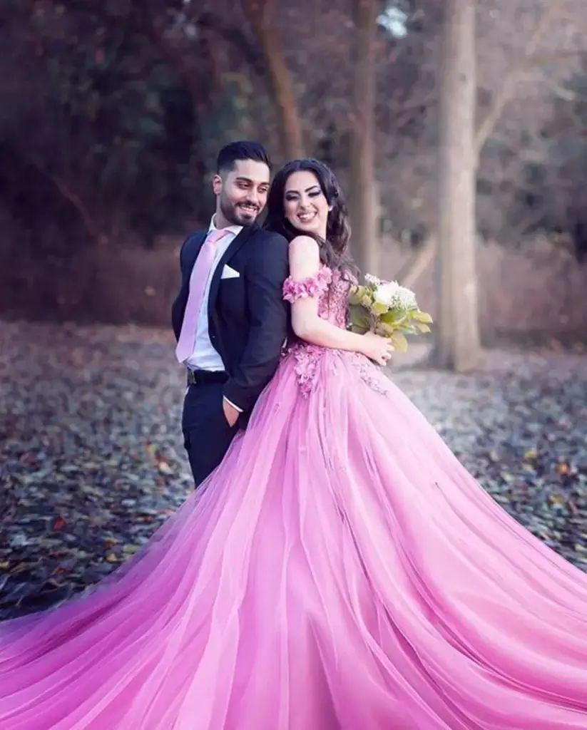 Pakistani Dulha Dulhan wedding dress and shoot tasveer 2023 ke Khubsurat  design - YouTube