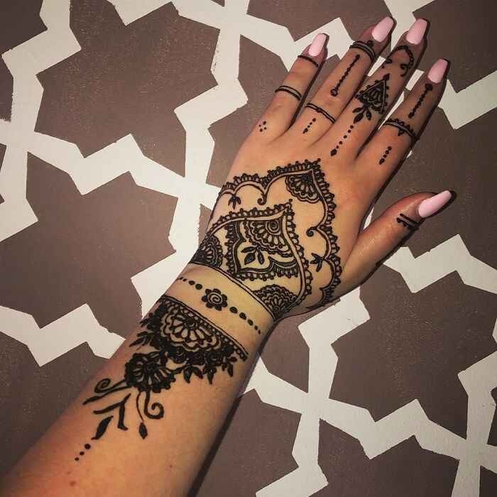 50 Latest Hand Bridal Mehendi Designs for Weddings